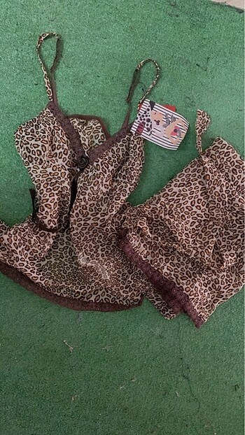 Diğer Leopar pijama takımı