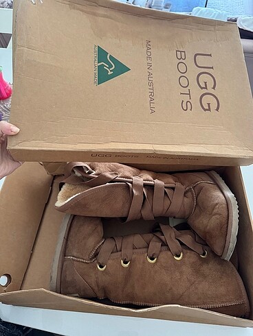 36 Beden Ugg bot
