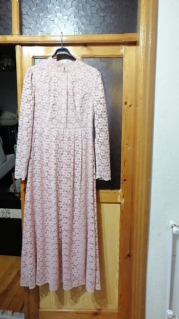 Somon rengi güpürlü abiye elbise