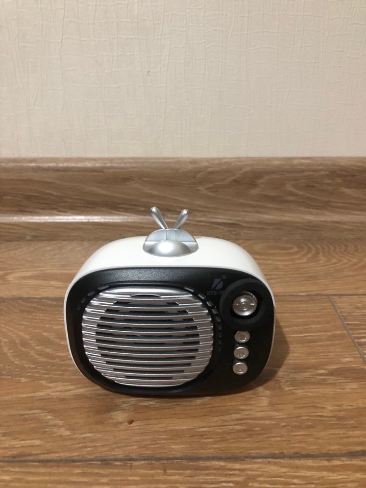 Renkli Işıklı Beyaz Kablosuz Müzik Sistemi - Görsel 2