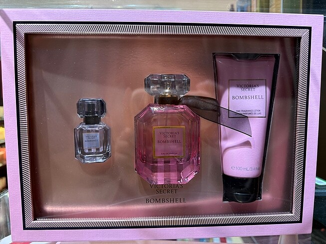 Victoria secret bombshell