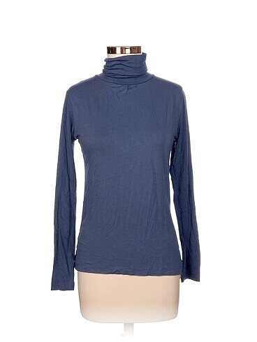 Diğer T-shirt %70 İndirimli.