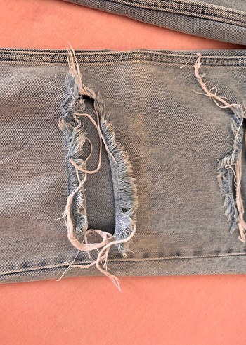 Açık Mavi Yırtık Detaylı Midi Boy Kadın Kot Pantolon - Görsel 2