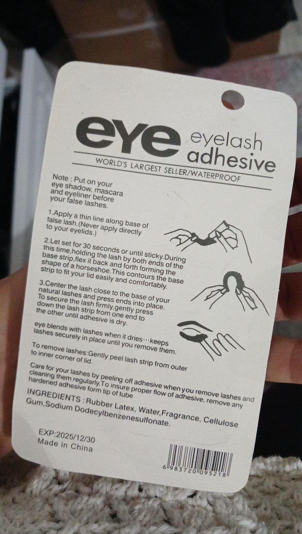 Suya Dayanıklı Koyu Ton Kirpik Yapıştırıcısı - Görsel 2