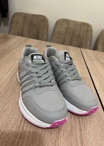 Nike Gri Kadın Spor Ayakkabı - Görsel 3