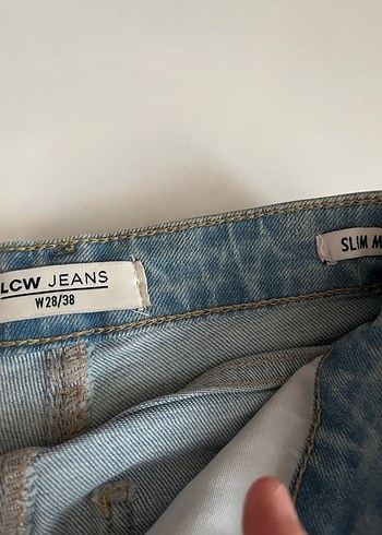 LC Waikiki Slim mom