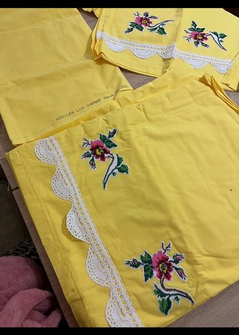Sarı Nakışlı Nevresim ve Çarşaf Takımı çeyizlik - Görsel 2