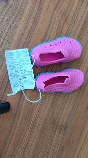 22 Beden pembe Renk Decathlon Kız Çocuk Deniz Ayakkabısı