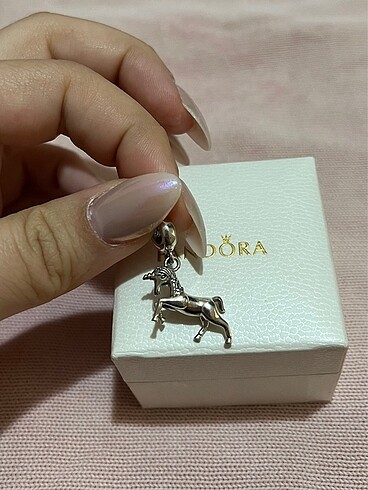  Beden Pandora Sallantılı Unicorn Charm