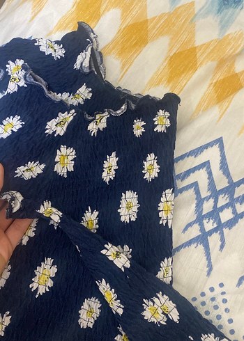 Kısa Kollu Çiçek Desenli Fırfırlı Bluz - Görsel 3