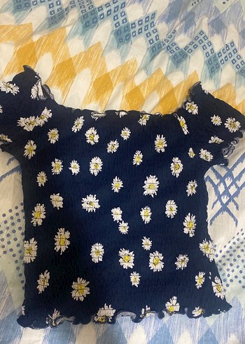 Kısa Kollu Çiçek Desenli Fırfırlı Bluz - Görsel 4