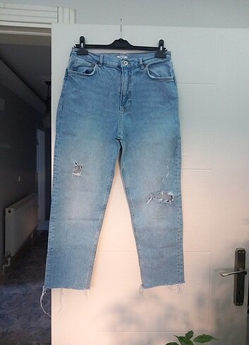 yırtık model kot pantolon