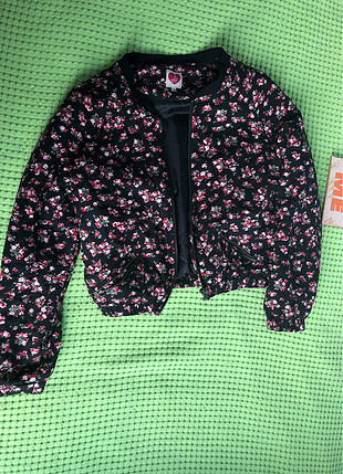 Kısa çiçekli ceket 