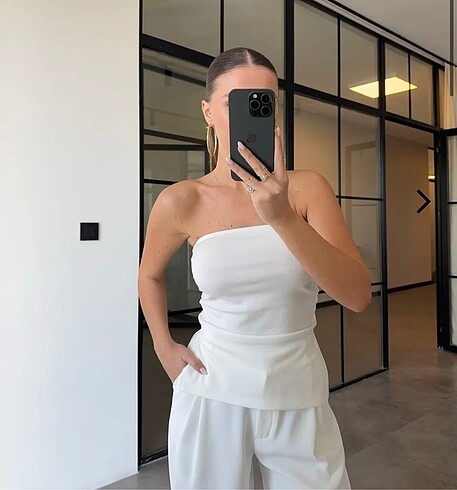 Zara Straplez crop