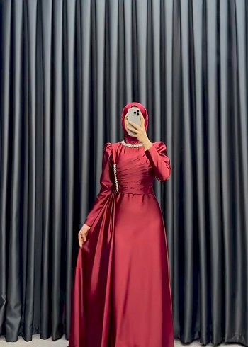 Bordo Uzun Drapeli Yüksek Yakalı Abiye