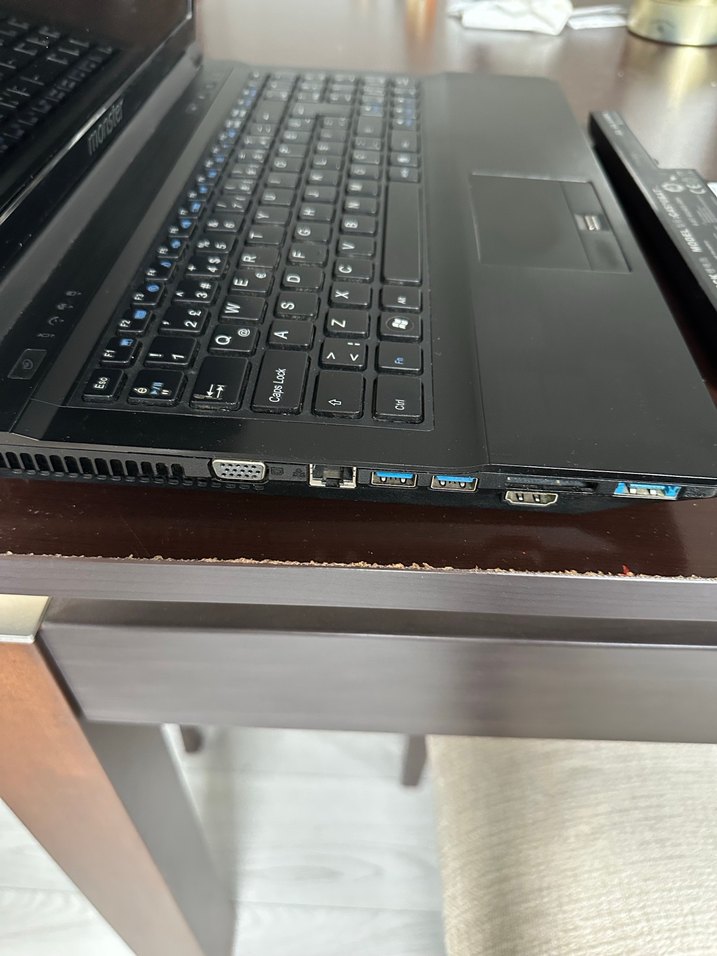 Siyah Monster Dizüstü Bilgisayar - Görsel 3