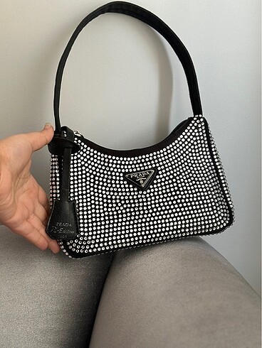 Prada Prada taşlı çanta