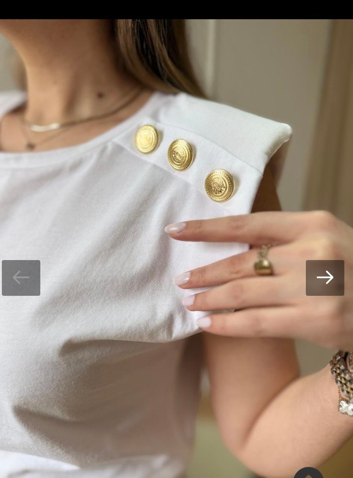 Vatkalı Beyaz Kadın Kısa Kollu Bluz tişört - Görsel 3