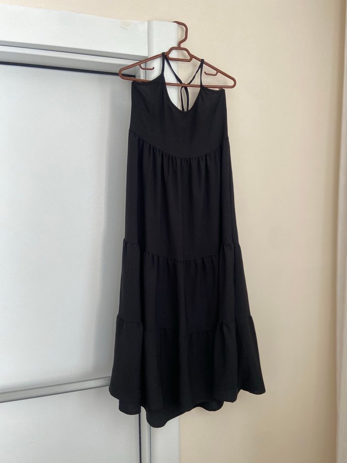 Siyah boyundan bağlamalı Uzun Askılı Elbise - Görsel 3