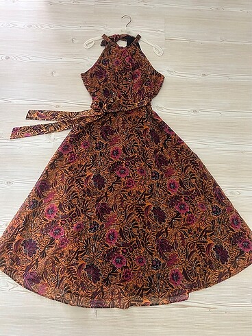 Milla halter yaka şifon elbise