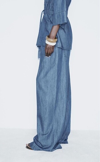 Zara LOOSE FIT WIDE LEG JEAN