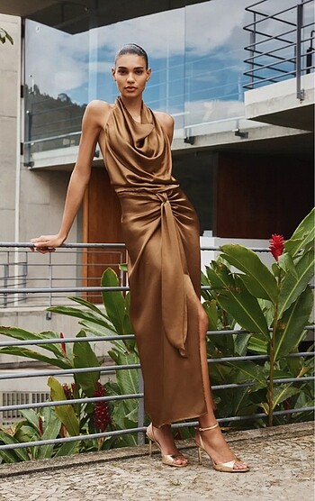 SATEN HALTER YAKA MİDİ ELBİSE