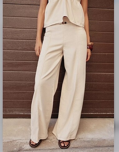 Zara GENİŞ PAÇA YÜKSEK BEL BONCUKLU JEAN