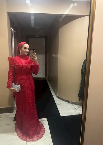 Abiye Uzun Kollu Kırmızı İşlemeli Abiye Elbise