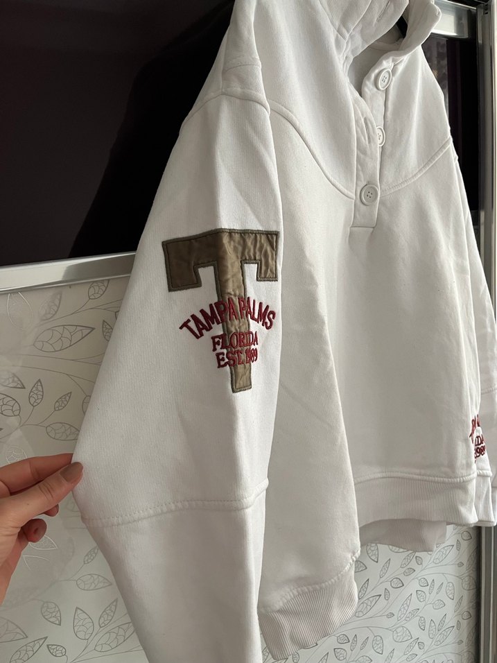 Düğmeli Beyaz Yüksek Yaka Kadın Sweatshirt - Görsel 2