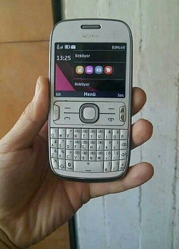 NOKİA TUŞLU CEP TELEFONU İNTERNETE GİRİYOR 