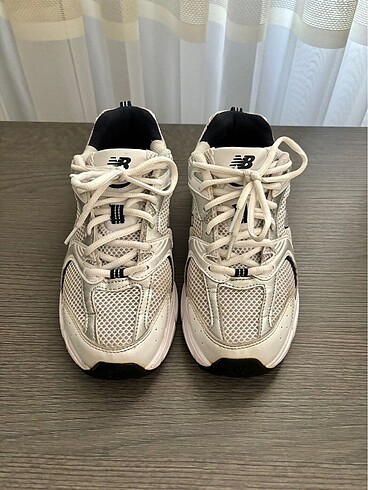 40 Beden beyaz Renk Orijinal New balance 40 numara ayakkabı