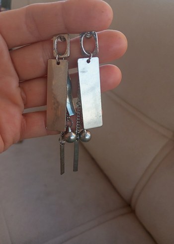 Beden gri Renk Zincir Detaylı Altın Midi Küpe