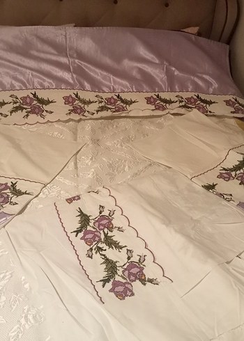 Nakışlı Beyaz Pastel Yatak Örtüsü - Görsel 4