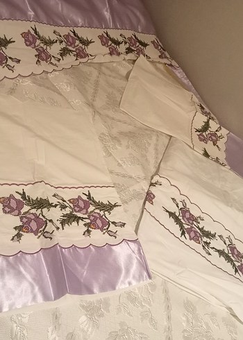 Nakışlı Beyaz Pastel Yatak Örtüsü - Görsel 2