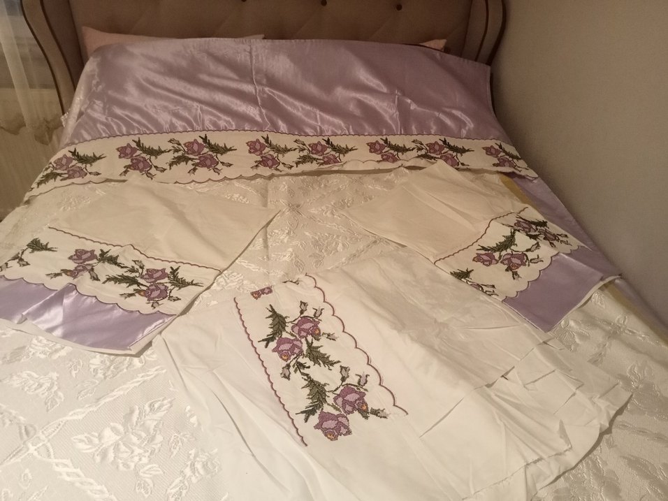 Nakışlı Beyaz Pastel Yatak Örtüsü - Görsel 4