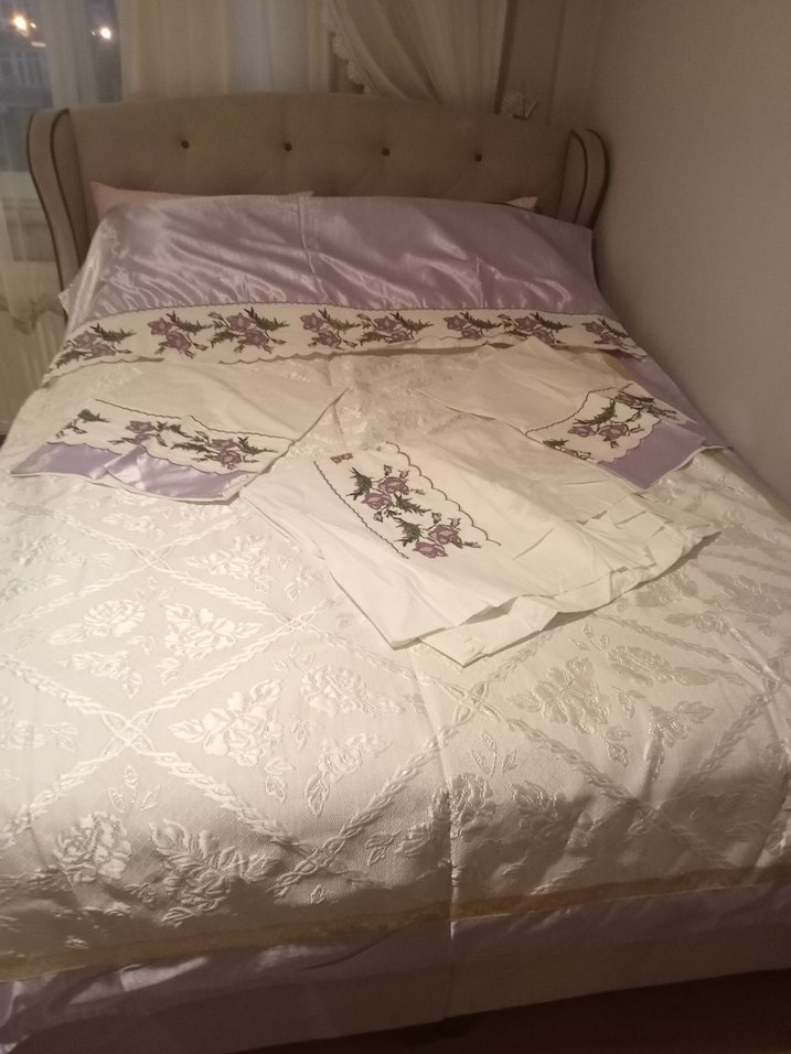 Nakışlı Beyaz Pastel Yatak Örtüsü - Görsel 5