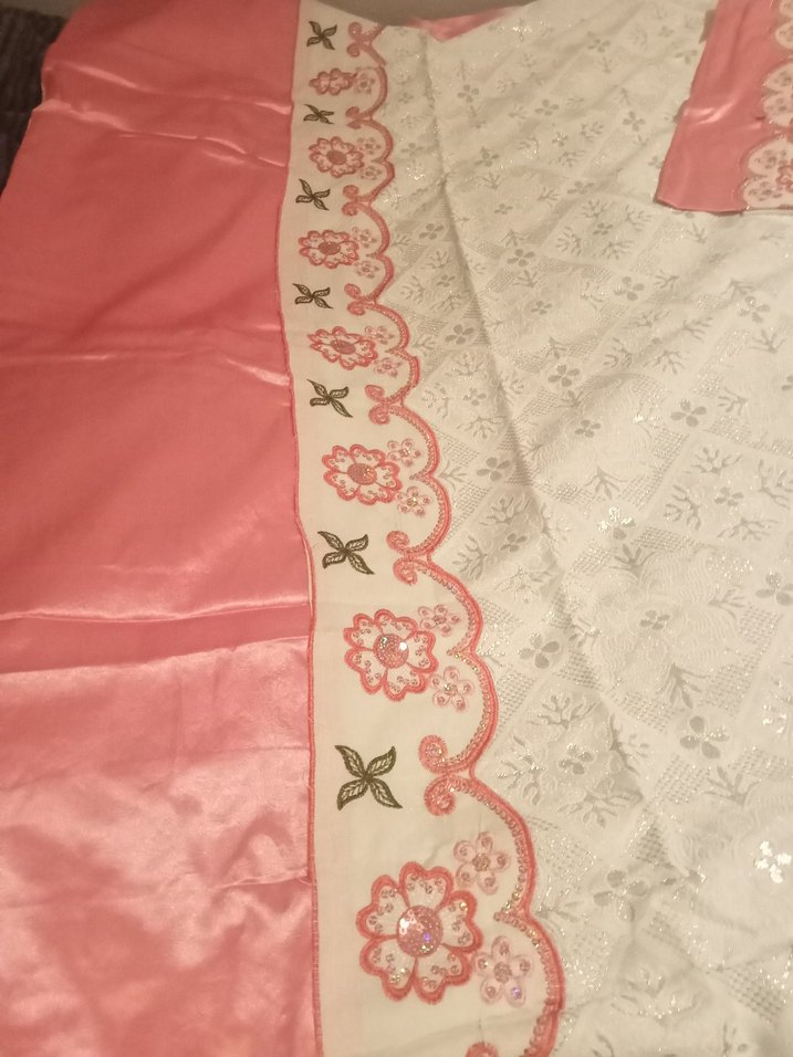 vintage Pembe Nakışlı Yatak Örtüsü - Görsel 4