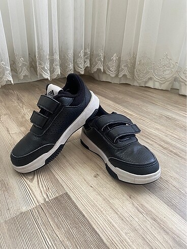 Adidas spor ayakkabı