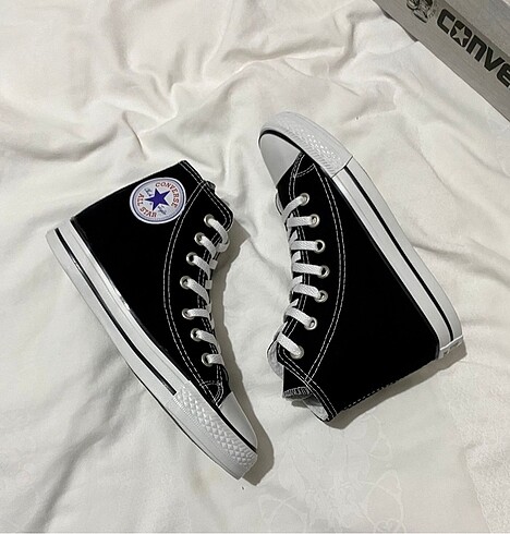 Siyah convers