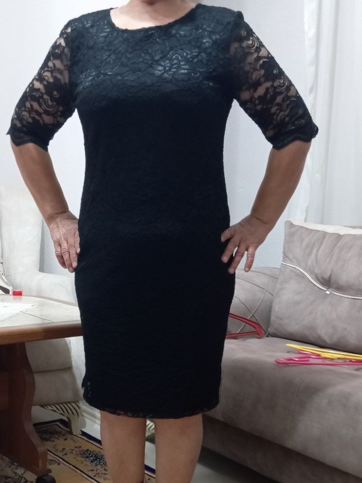 Siyah Dantelli Kısa Kollu Midi Elbise - Görsel 3