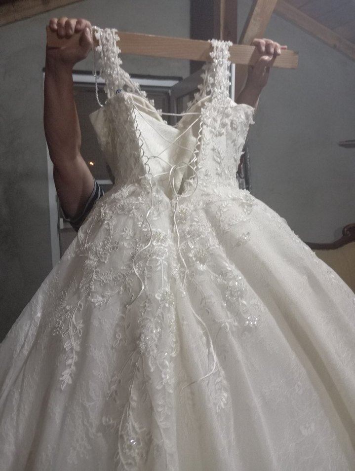 V Yaka Prenses Gelinlik, Uzun ve Kolsuz - Görsel 3