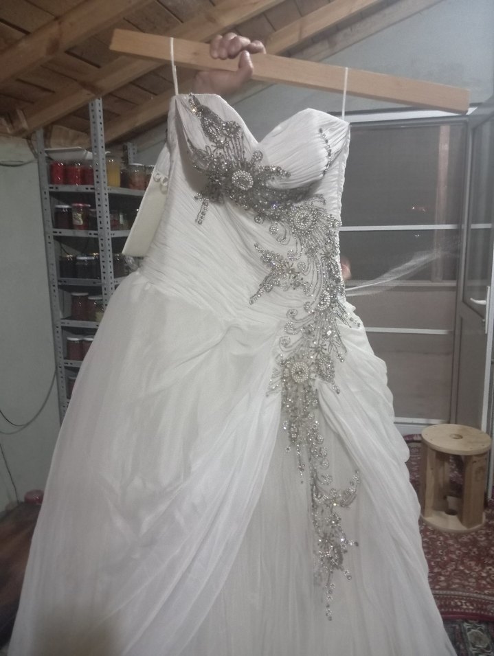 Gri İşlemeli Straplez Prenses Gelinlik - Görsel 3