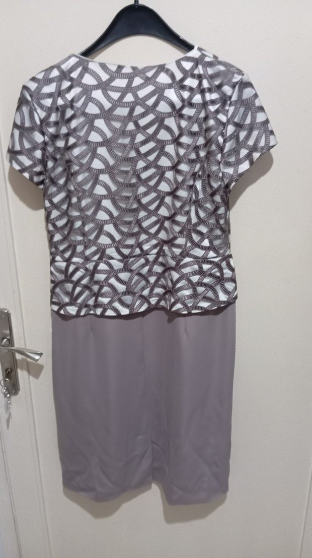 Gri V Yaka Kısa Kollu Uzun Elbise - Görsel 3