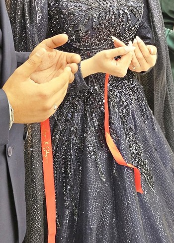 Uzun Kollu Mavi Drapeli Kadın Abiye - Görsel 4