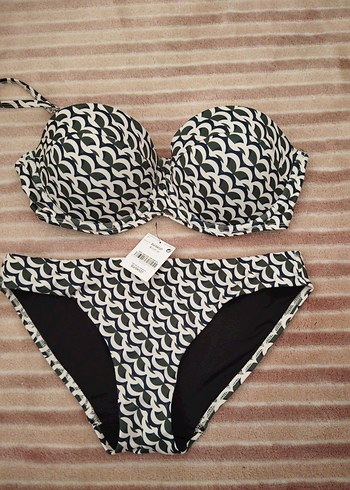 bikini takım etiketli