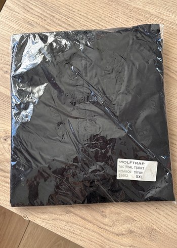 Erkek Siyah Yarım Fermuarlı Yaka Tişört - Görsel 2