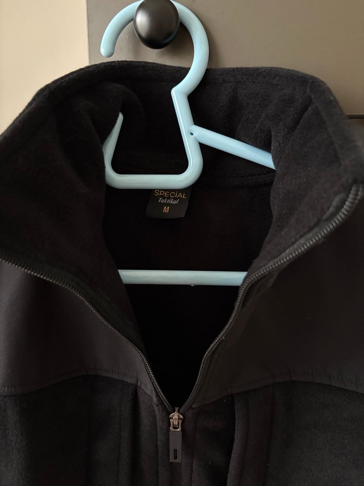 Erkek Siyah Fermuarlı Yüksek Yaka Polar Ceket - Görsel 2