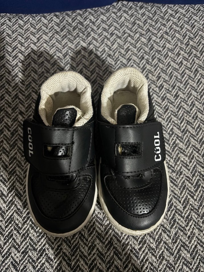 Erkek Çocuk Siyah Cırtlı Spor Ayakkabı - Görsel 2