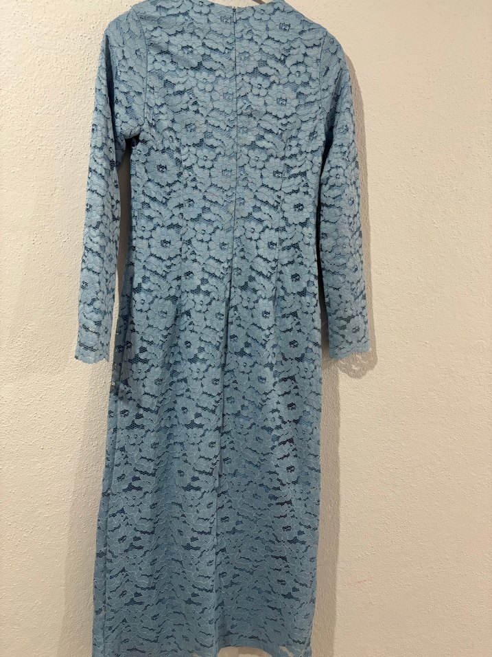 Uzun Kollu Mavi Dantel Elbise - Görsel 4