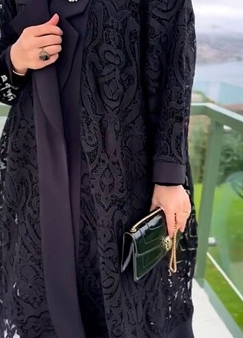 Dantel Abaya